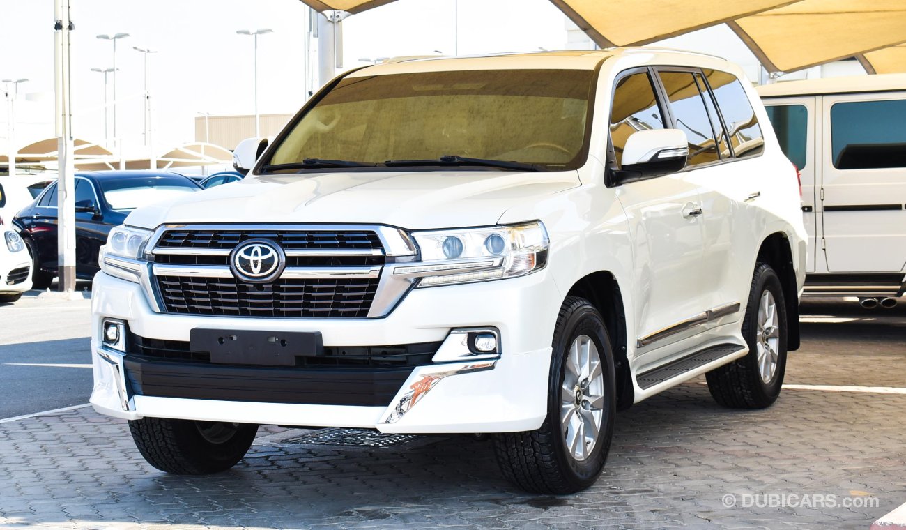 Toyota Land Cruiser GXR V8