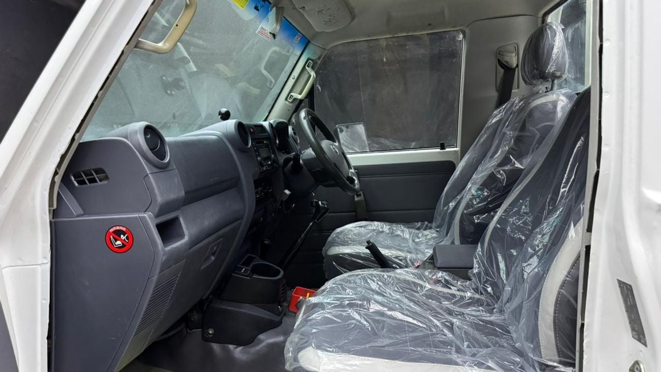 Toyota Land Cruiser Pick Up LAND CRUISER PICKUP ,MODEL YEAR 2020 ,DIESEL 4.5 LITER ,RIGHT HAND DRIVE