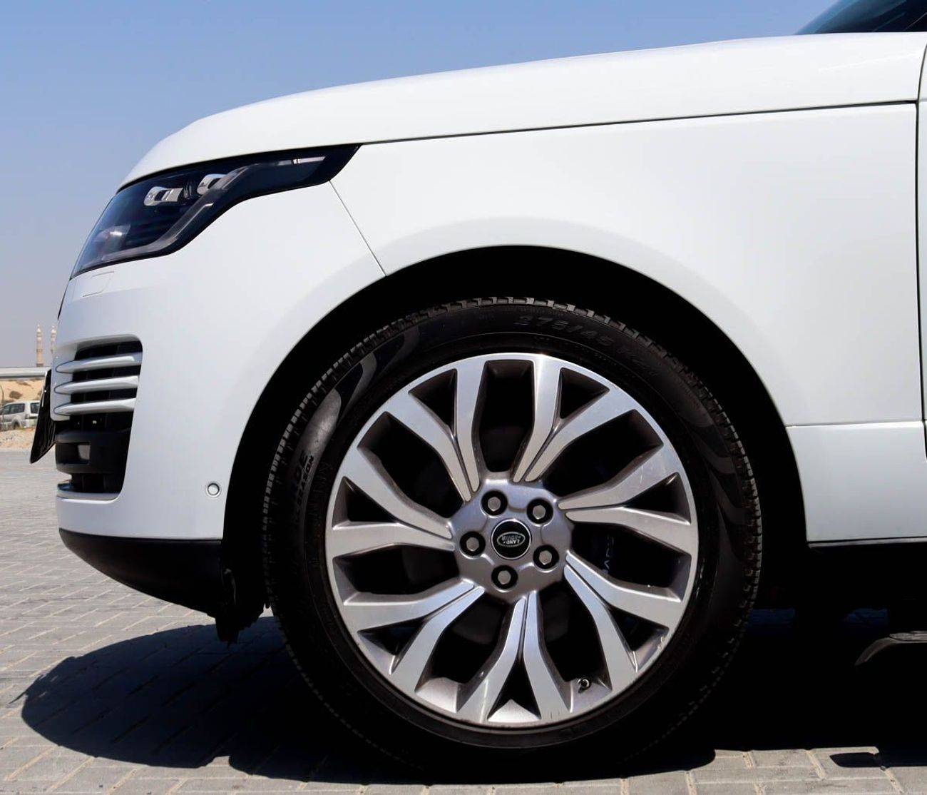 Land Rover Range Rover Vogue SE 5.0L Range Rover GCC 2018, 5.0L 8V, Vogue SE Supercharged , Original Paint, Accident-Free 4