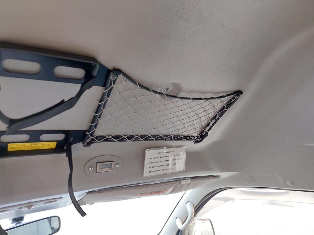 Toyota Hiace TOYOTA HIACE VAN AMBULANCE RHD 2016 MODEL 2.7 L PETROL AUTOMATIC(PM15710)