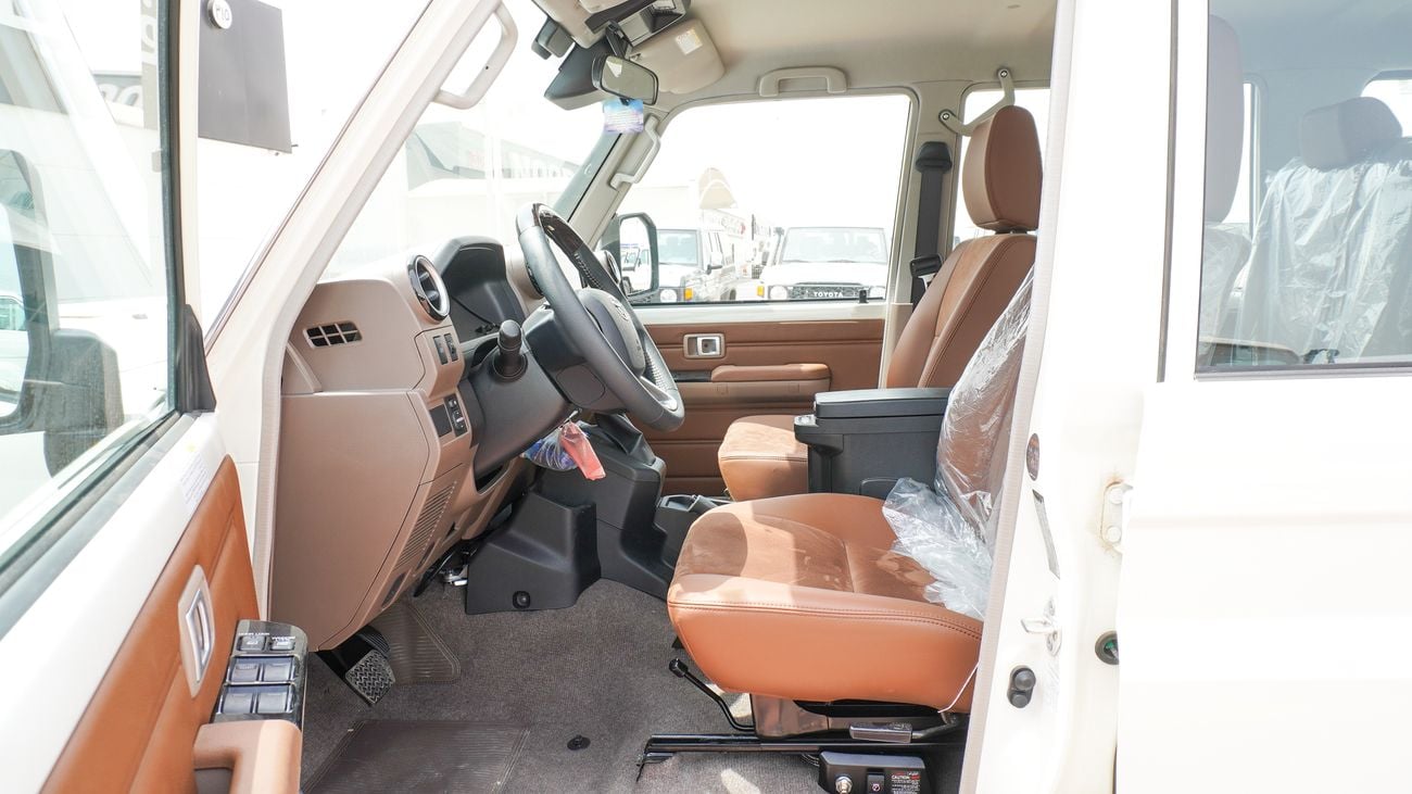 Toyota Land Cruiser 70 LX 4.0L V6 A/T