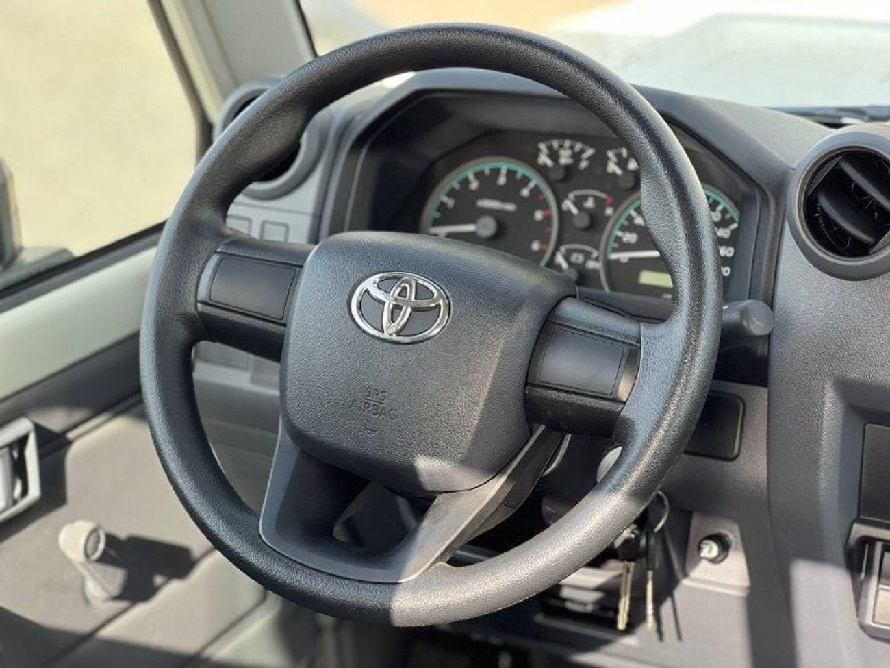 تويوتا لاند كروزر بيك آب LC79 S/C 4.2L DSL M/T // 2024 // STANDERD OPTION // SPECIAL OFFER // BY FORMULA AUTO // FOR EXPORT