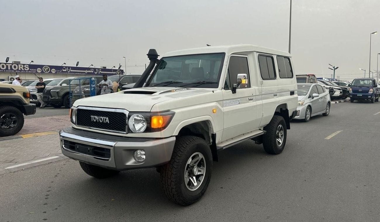 تويوتا لاند كروزر 70 RHD DIESEL V8 MANUAL