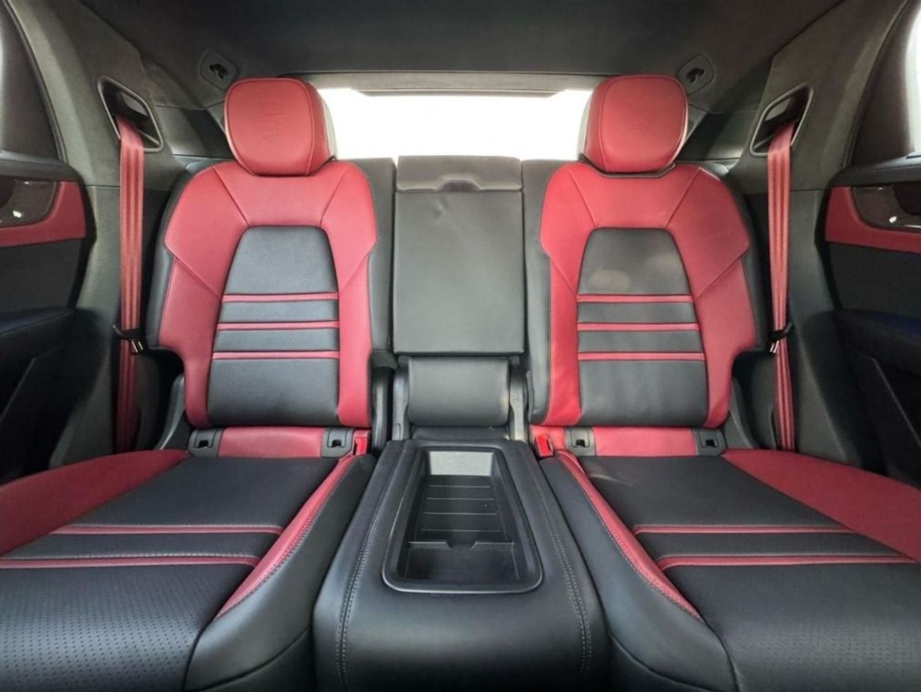 Porsche Cayenne GCC SPEC UNDER WARRANTY NEAT AND CLEAN