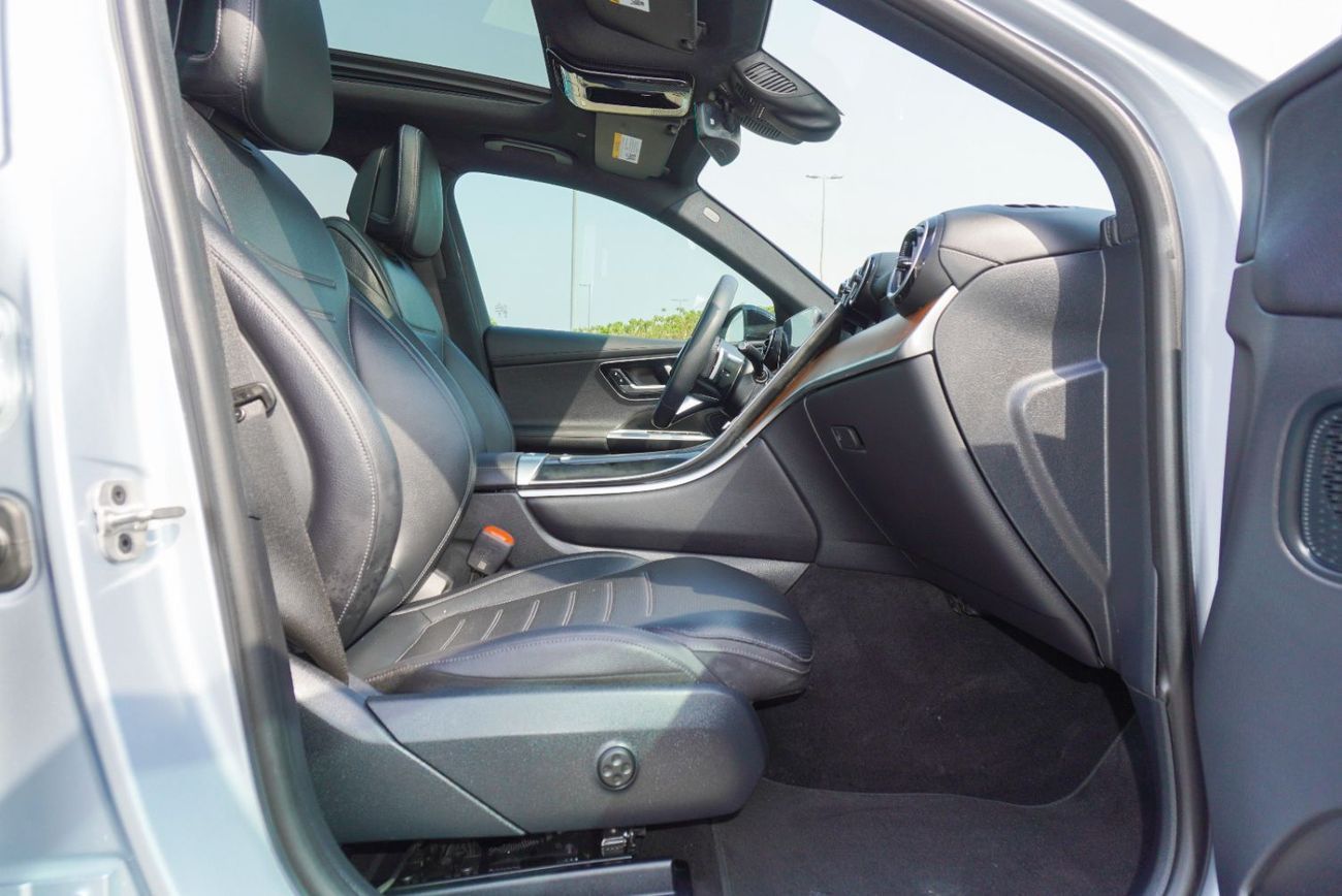 Mercedes-Benz GLC 300 4Matic 2,429 AED Monthly II Mercedes GLCC300 2024  II 0% Down Payment  II Still Under Warranty to 20