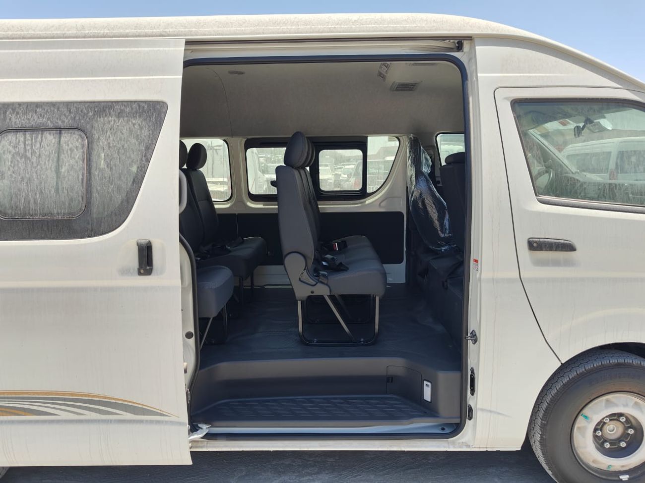 تويوتا هاياس 2025 Toyota Hiace (Old-Shape) High-Roof 16-Seater Passenger Van 2.7L 4-Cyl Petrol M/T RWD Africa Onl