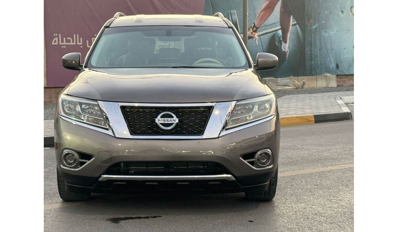 Nissan Pathfinder Platinum 3.5L In excellent condition and requires no expenses