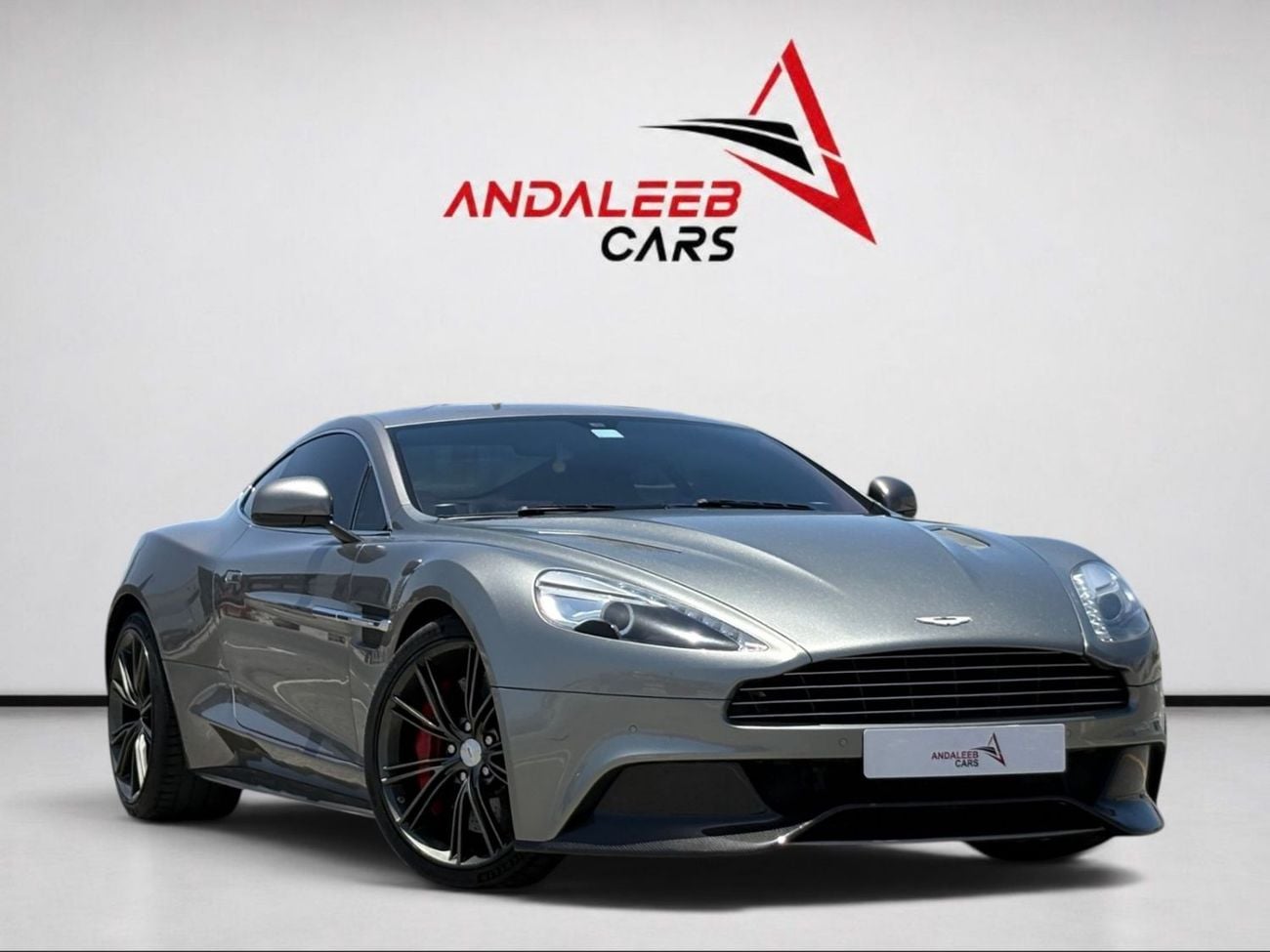 أستون مارتن فانكويش STD ASTON MARTIN VANQUISH | V12 | 2014 | GCC SPECS