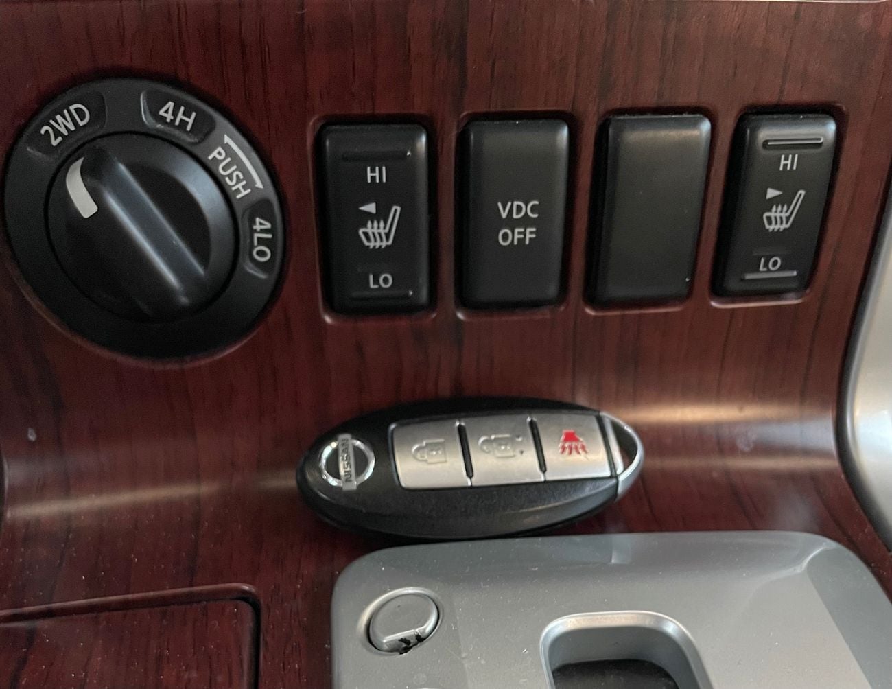 Nissan Pathfinder LE