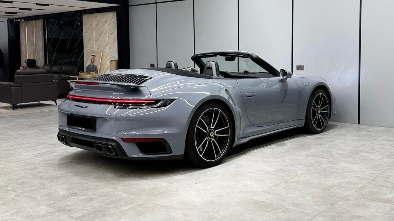 بورش 911 Turbo S 3.8L (640 HP) Convertible