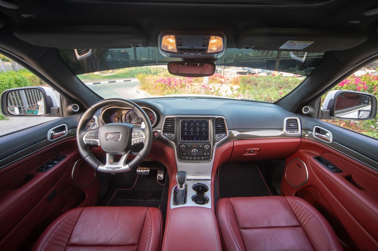 جيب جراند شيروكي Trackhawk 6.2L