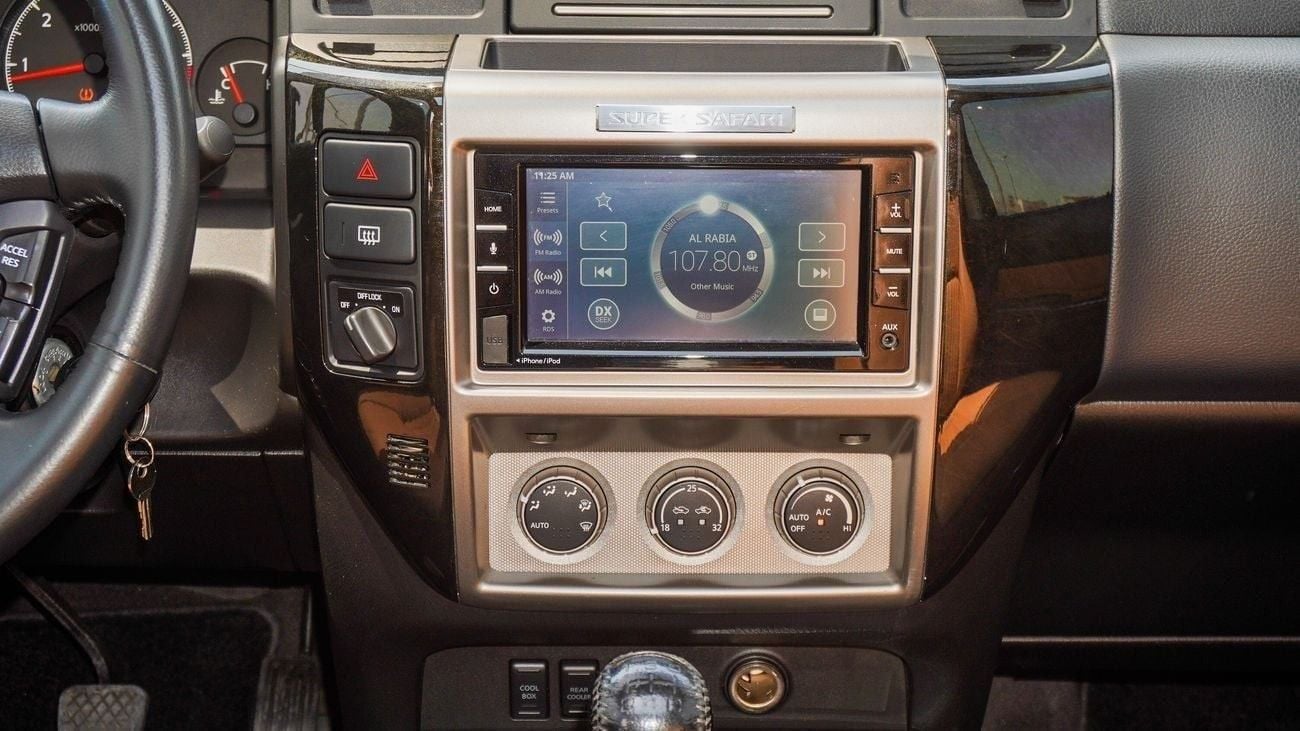 نيسان باترول سوبر سفاري Manual Transmission