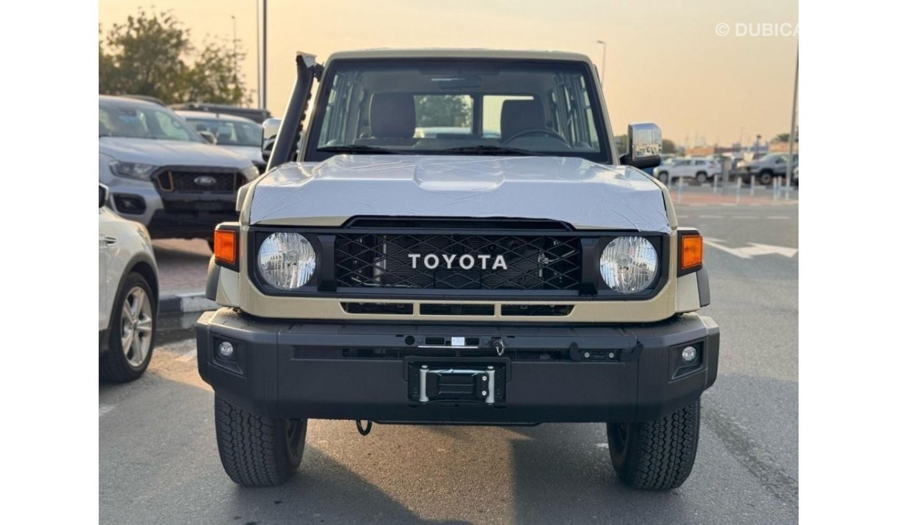 تويوتا لاند كروزر هارد توب 76 4.0L PETROL 5 SEATER AUTOMATIC TRANSMISSION