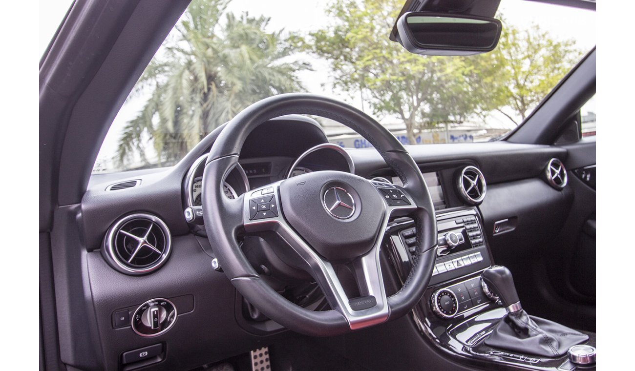 مرسيدس بنز SLK 200 MERCEDES SLK 200 -2015 - GCC - ZERO DOWN PAYMENT - 1530 AED/MONTHLY - 1 YEAR WARRANTY