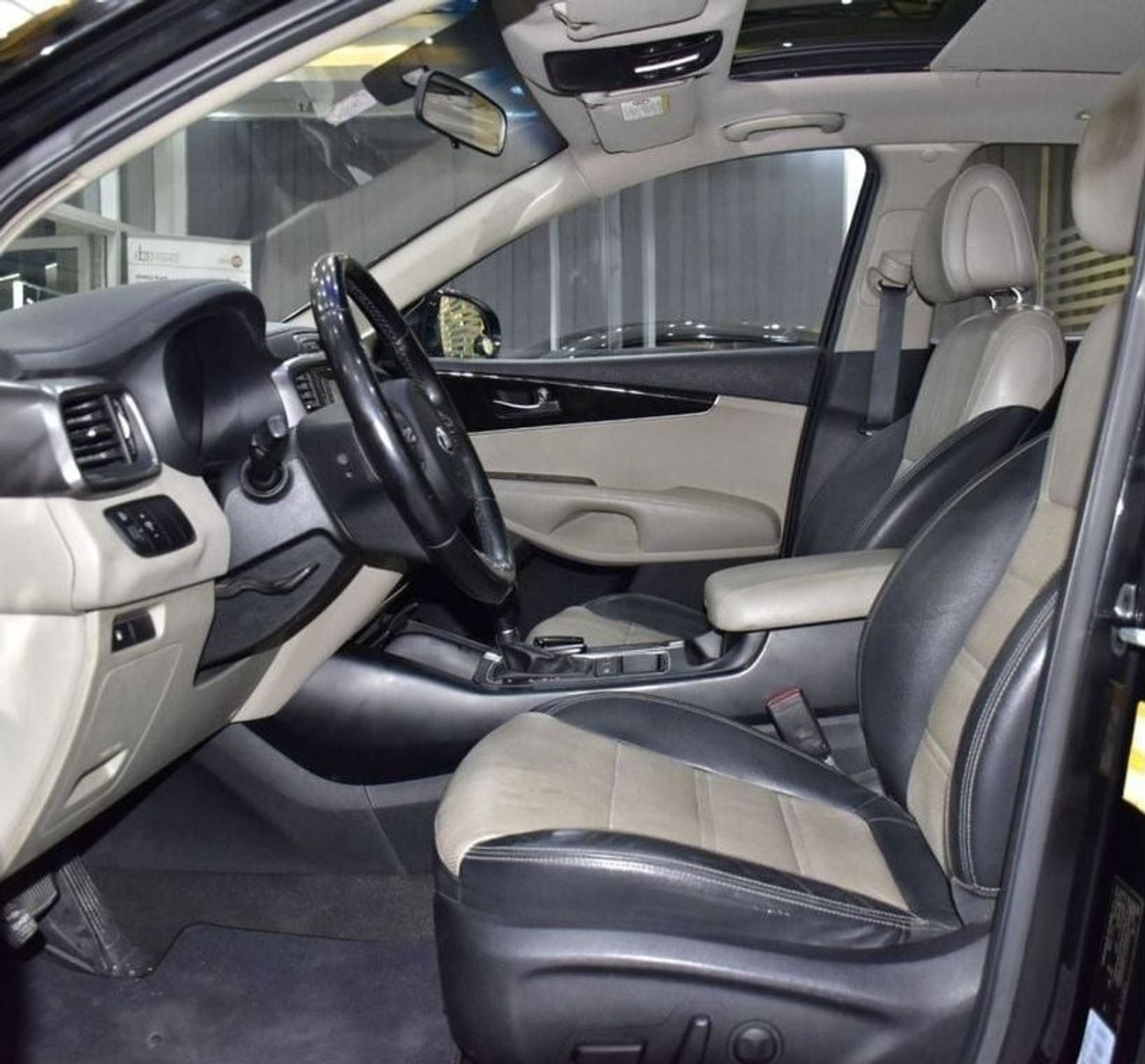 Kia Sorento EXCELLENT DEAL for our KIA Sorento AWD V6 ( 2016 Model ) in Black Color GCC Specs