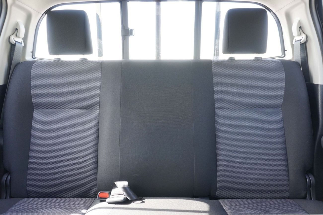 Toyota Hilux HILUX 4x4 DC 2.4 A/T STD