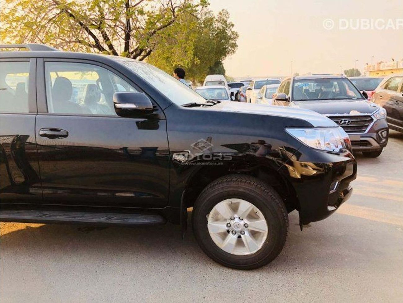 تويوتا برادو TXL 2.7L PETROL, SUNROOF, COOL BOX, ALLOY WHEEL 18'', DOWN TIRE