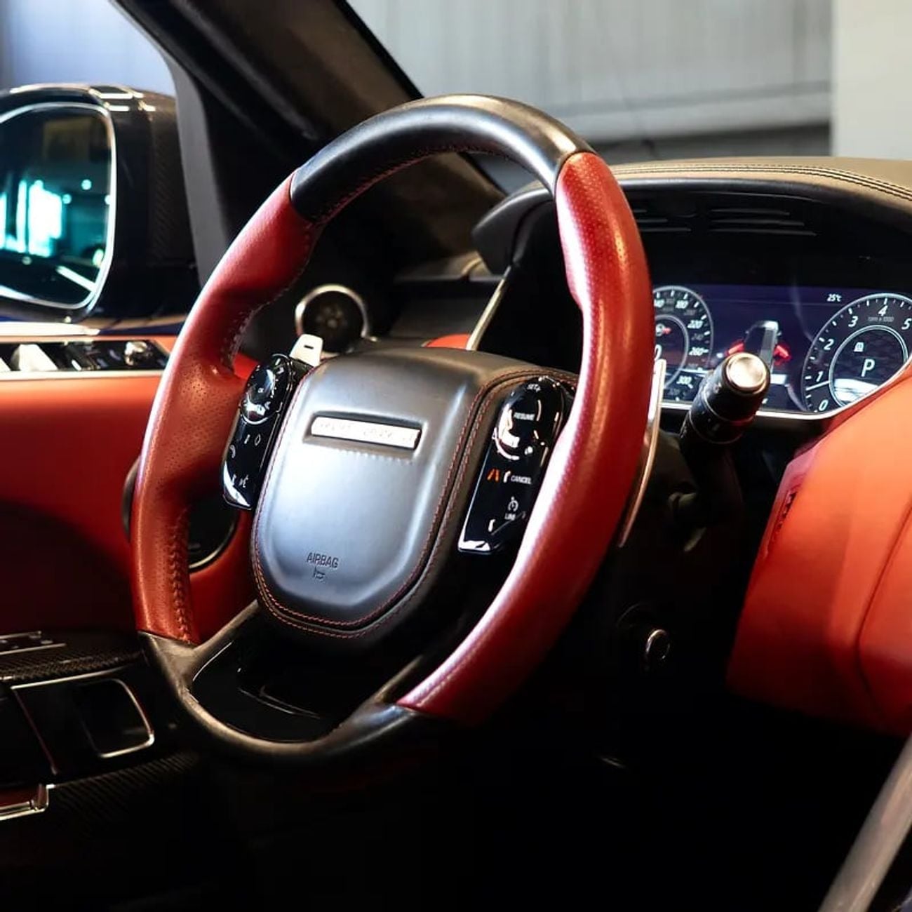 لاند روفر رينج روفر سبورت SVR 5.0L (550 HP) 4,407 pm • 0% Downpayment • SVR Carbon Edition • 1 Year Warranty