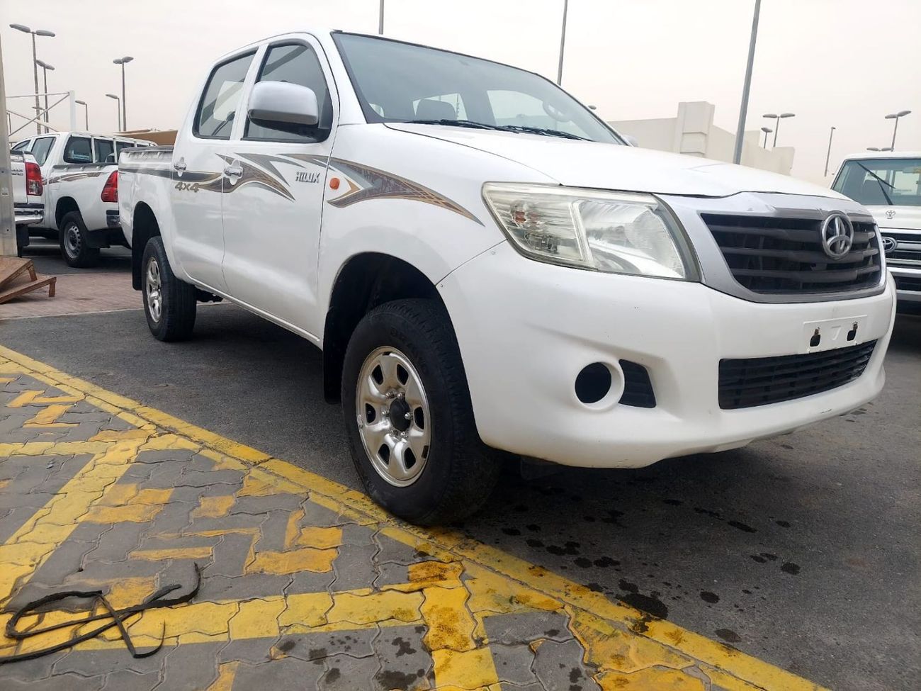 Toyota Hilux DC 4WD 2.4L DIESEL MANUAL TRANSMISSION