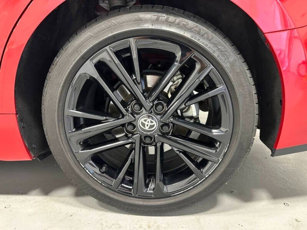 تويوتا كامري XLE 2.5L Hybrid