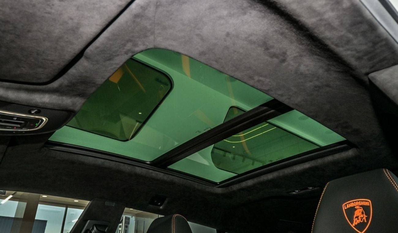 Lamborghini Urus Lamborghini Urus S | Carbon Interior | Fully Loaded with Rear Screens | 2024 Perfect Condition
