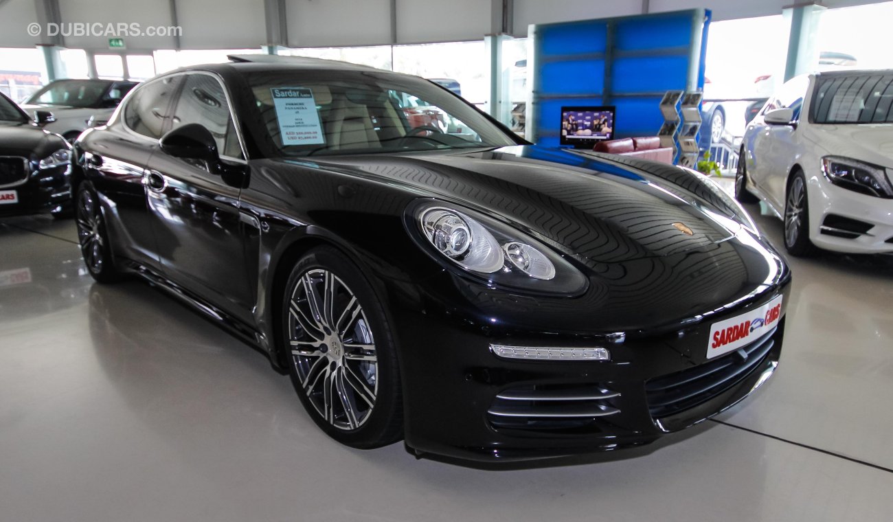 Porsche Panamera 4S