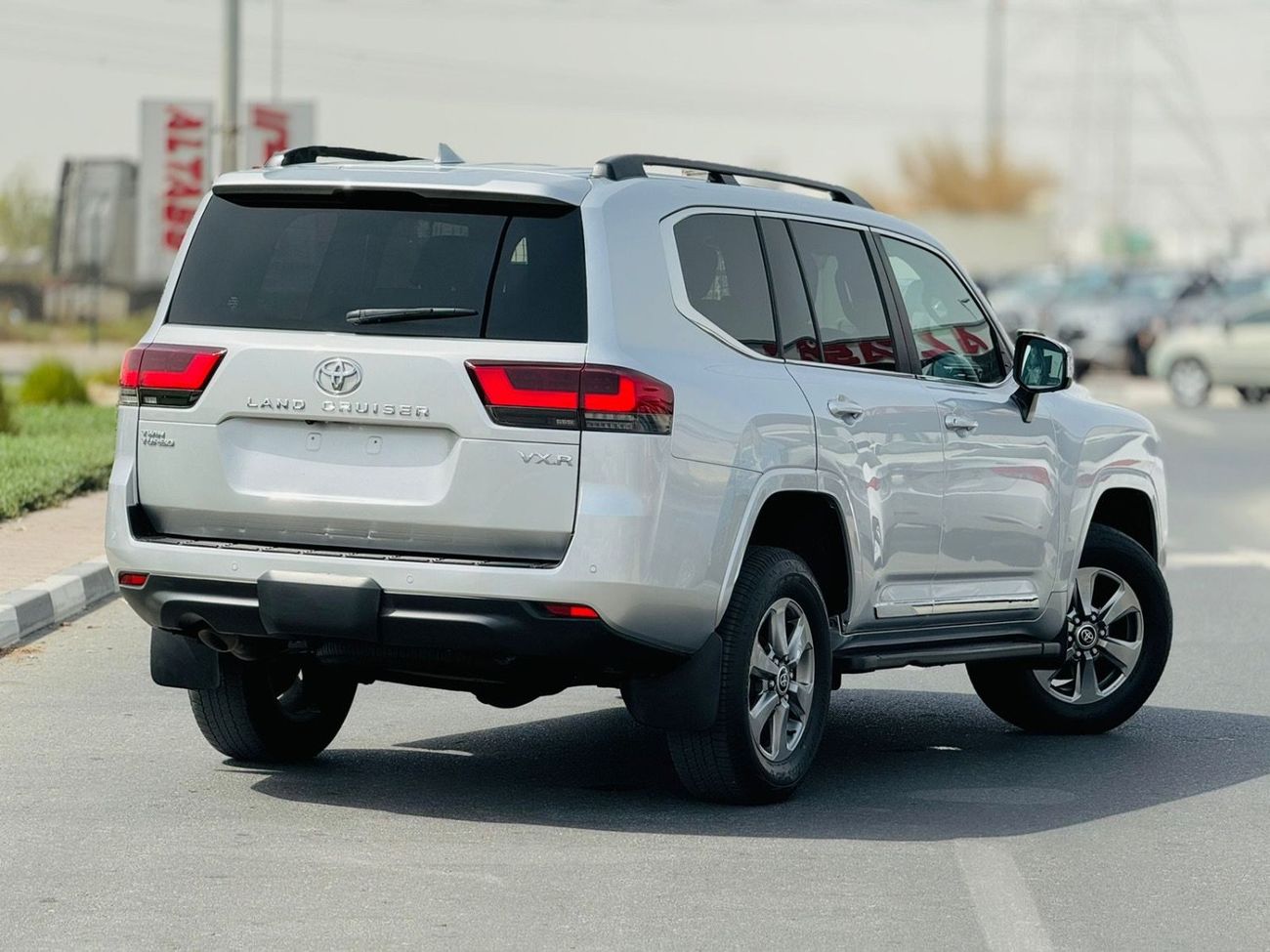تويوتا لاند كروزر Toyota Land Cruiser VXR  year 2023 fuel diesel Right hand drive