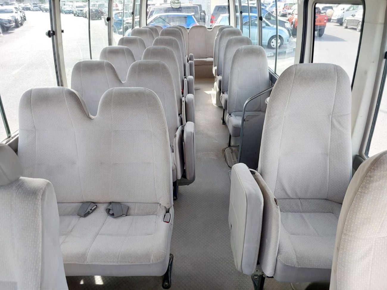 Toyota Coaster TOYOTA COASTER BUS RHD 2005 MODEL 4.0 L DIESEL AUTOMATIC(PM51046)