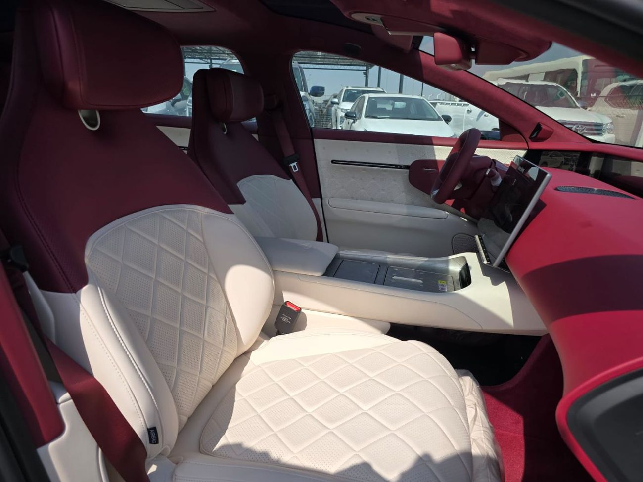 أفاتر 12 GT AWD