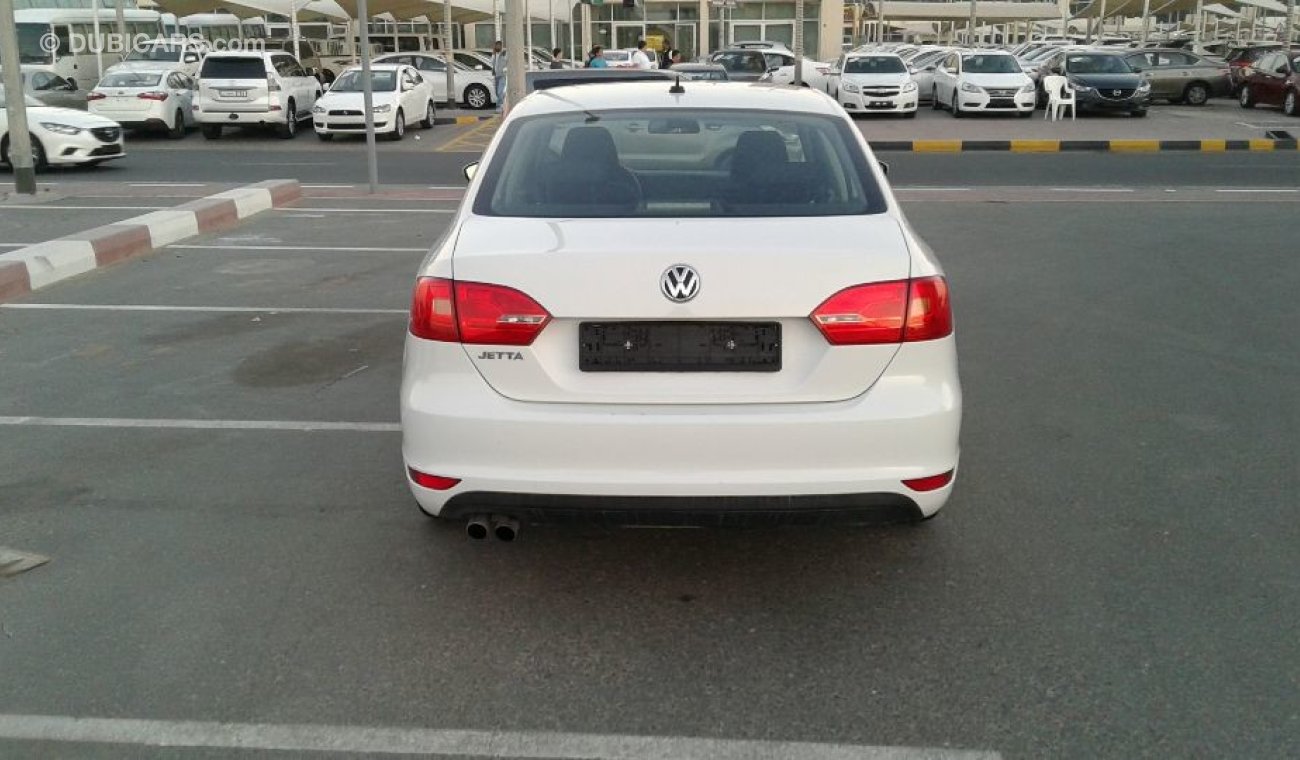 Volkswagen Jetta 2015 white