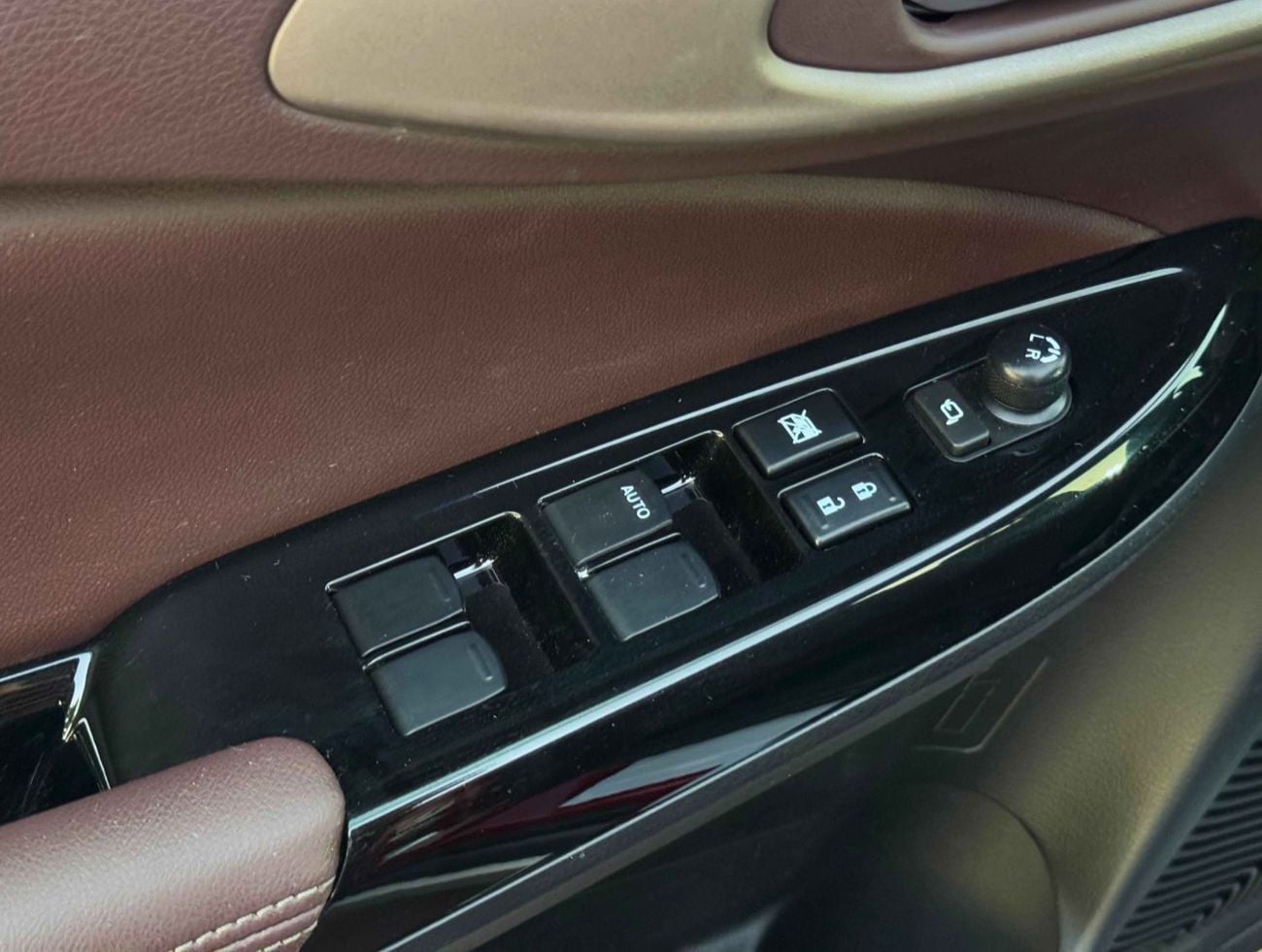 Suzuki Fronx GLX/DUAL TONE / 1.5L V4 HYBRID / DVD WITH 360* CAMERAS / AUTO A/C (CODE # FRHGLX)