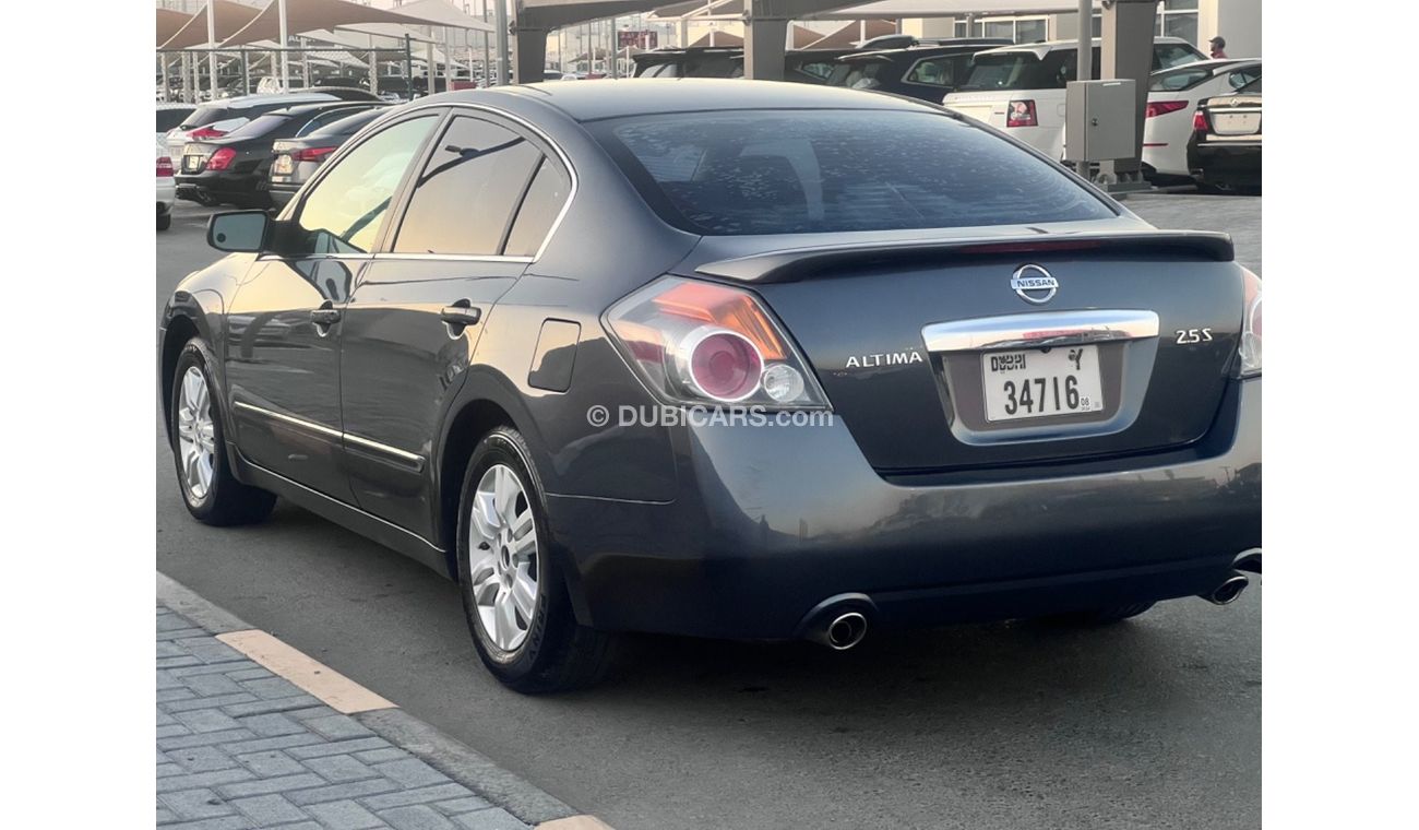 Nissan Altima