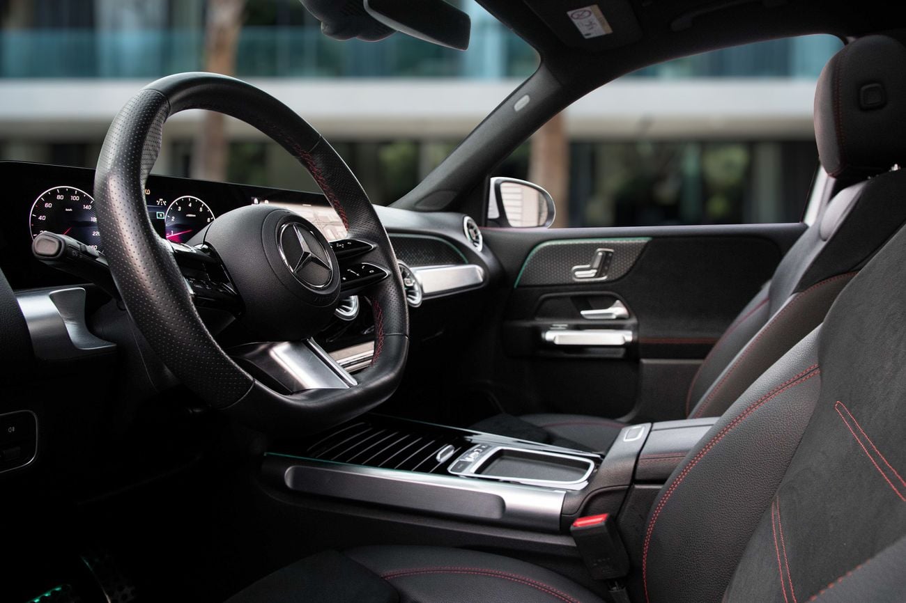 مرسيدس بنز GLB 200 STANDARD | 3,193 P.M | 0% Downpayment | 2030 Warranty/Service!