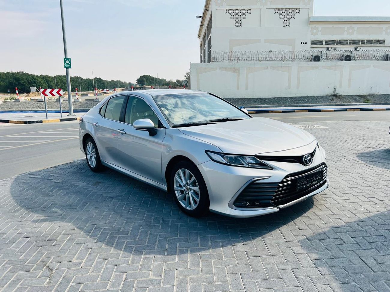 Toyota Camry SE 2.5L (181 HP)