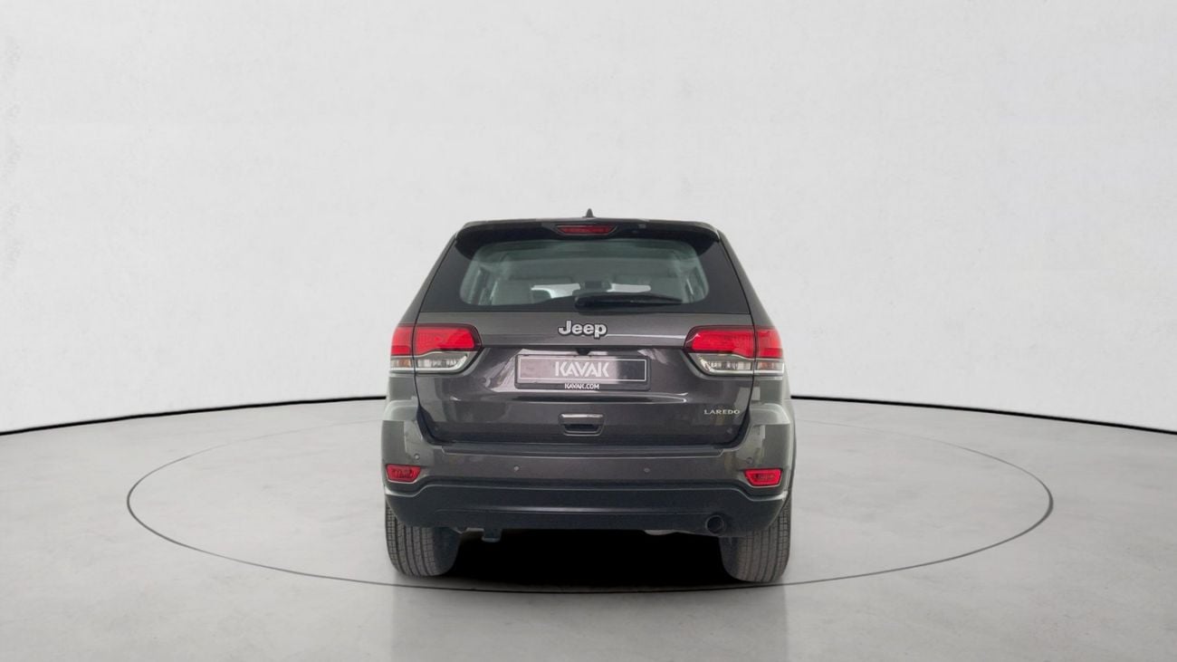 جيب جراند شيروكي Laredo | upto AED 20,000 Ramadan Discount | شامل الضمان | 0 ﺪﻔﻋﺓ ﺃﻮﻟﻯ