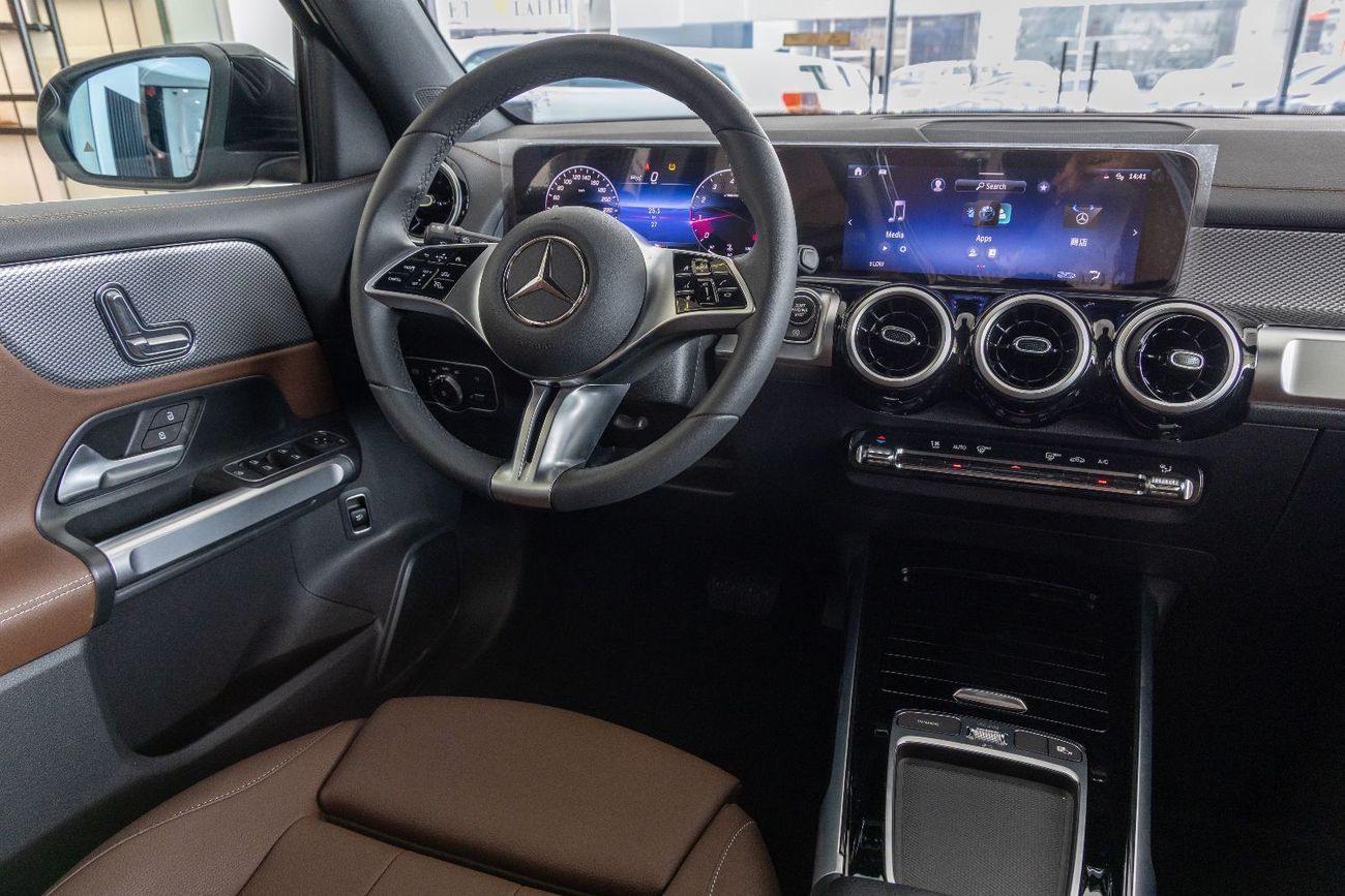 مرسيدس بنز GLB 200 Mercedes-Benz GLB200 Dynamic - 2025