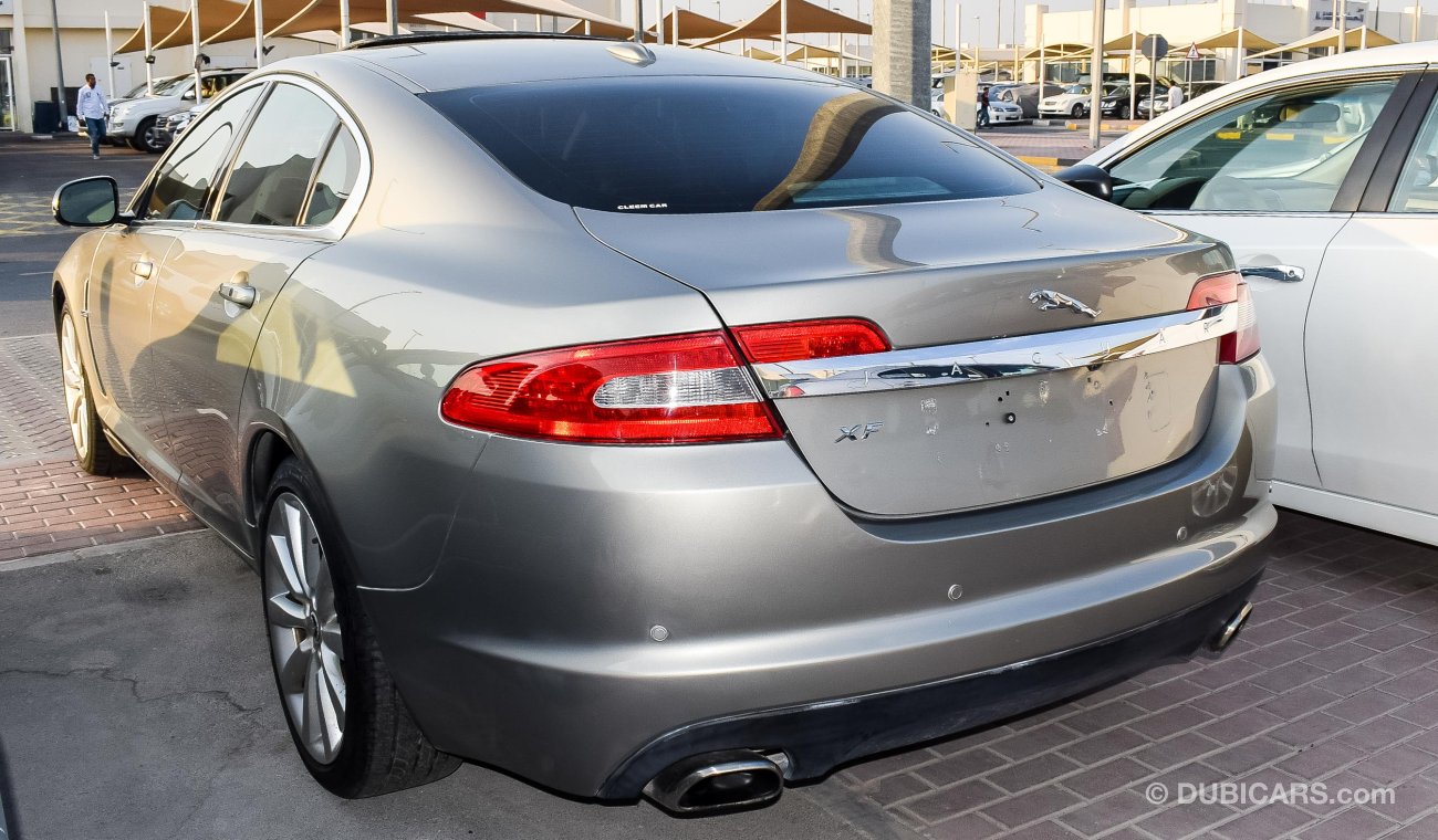 Jaguar XF