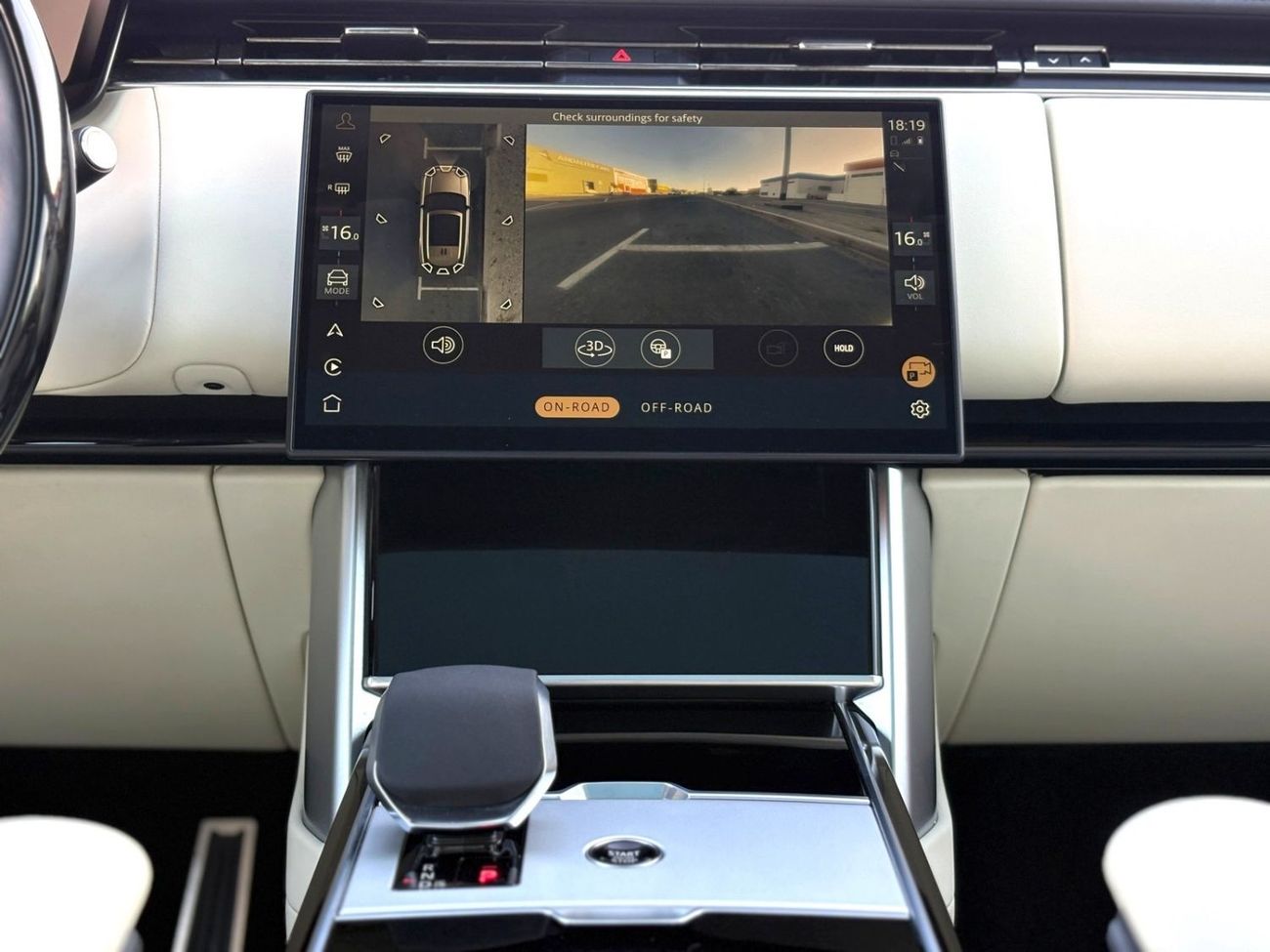 Land Rover Range Rover HSE P530 AED 8,400 P.M | 0% DOWN PAYMENT | RANGE ROVER VOGUE SE P530 | 4.4L TWIN-TURBO V8 – 523 HP |