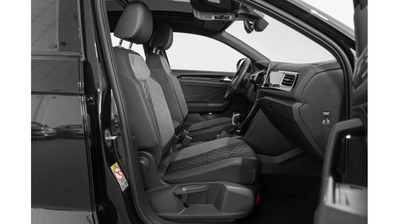 فولكس واجن T ROC 2023 Volkswagen T-Roc R-Line / Full Service History / Volkswagen Warranty