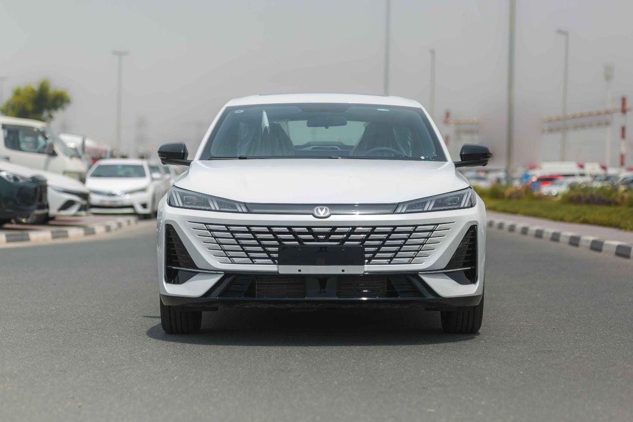 تشنجان ايادو بلس Changan EADO PLUS 1.5T 2025 (White&Black)