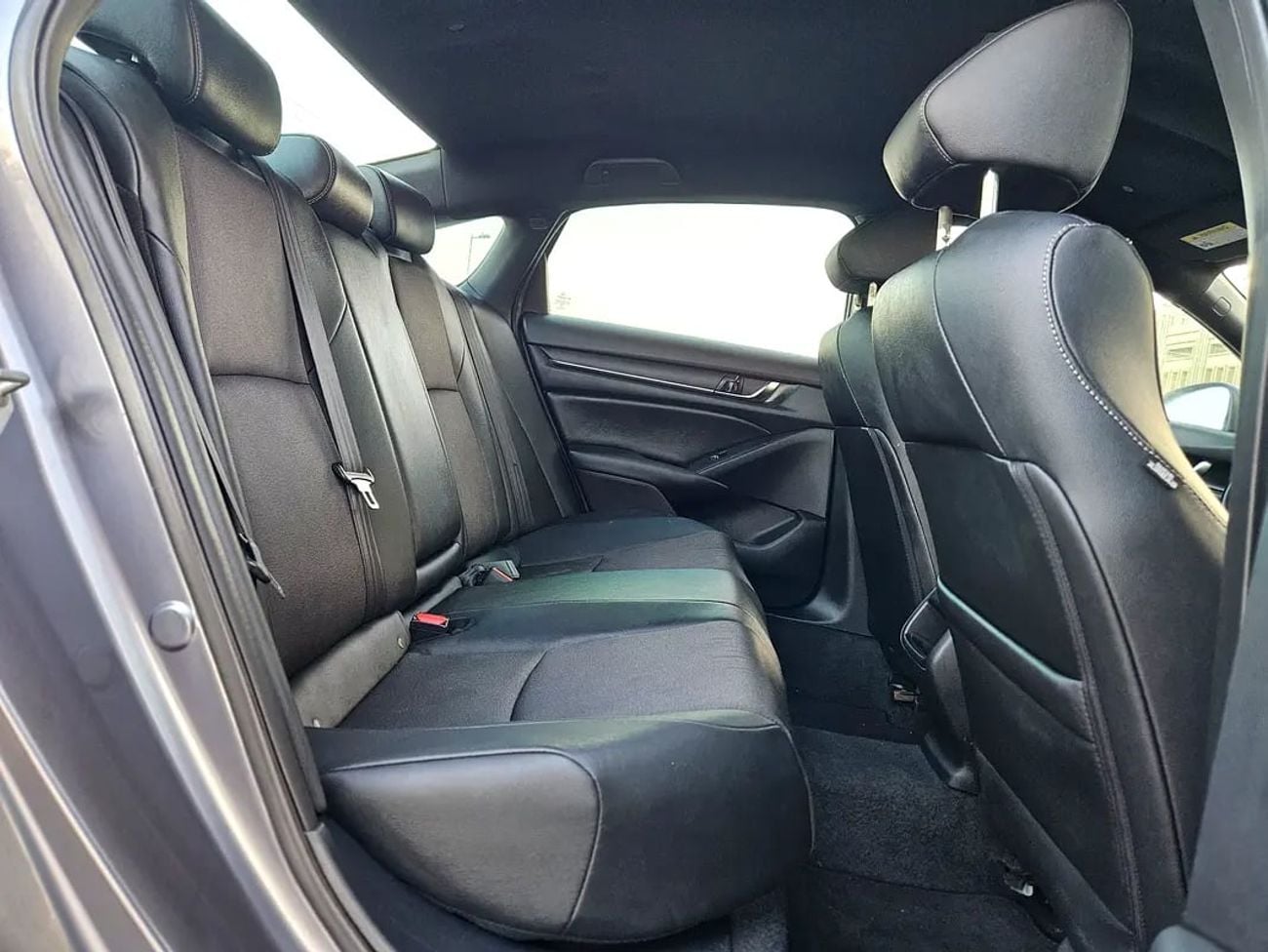 هوندا أكورد Sport US Specs - Low Mileage Pristine Condition Perfect Family Sedan