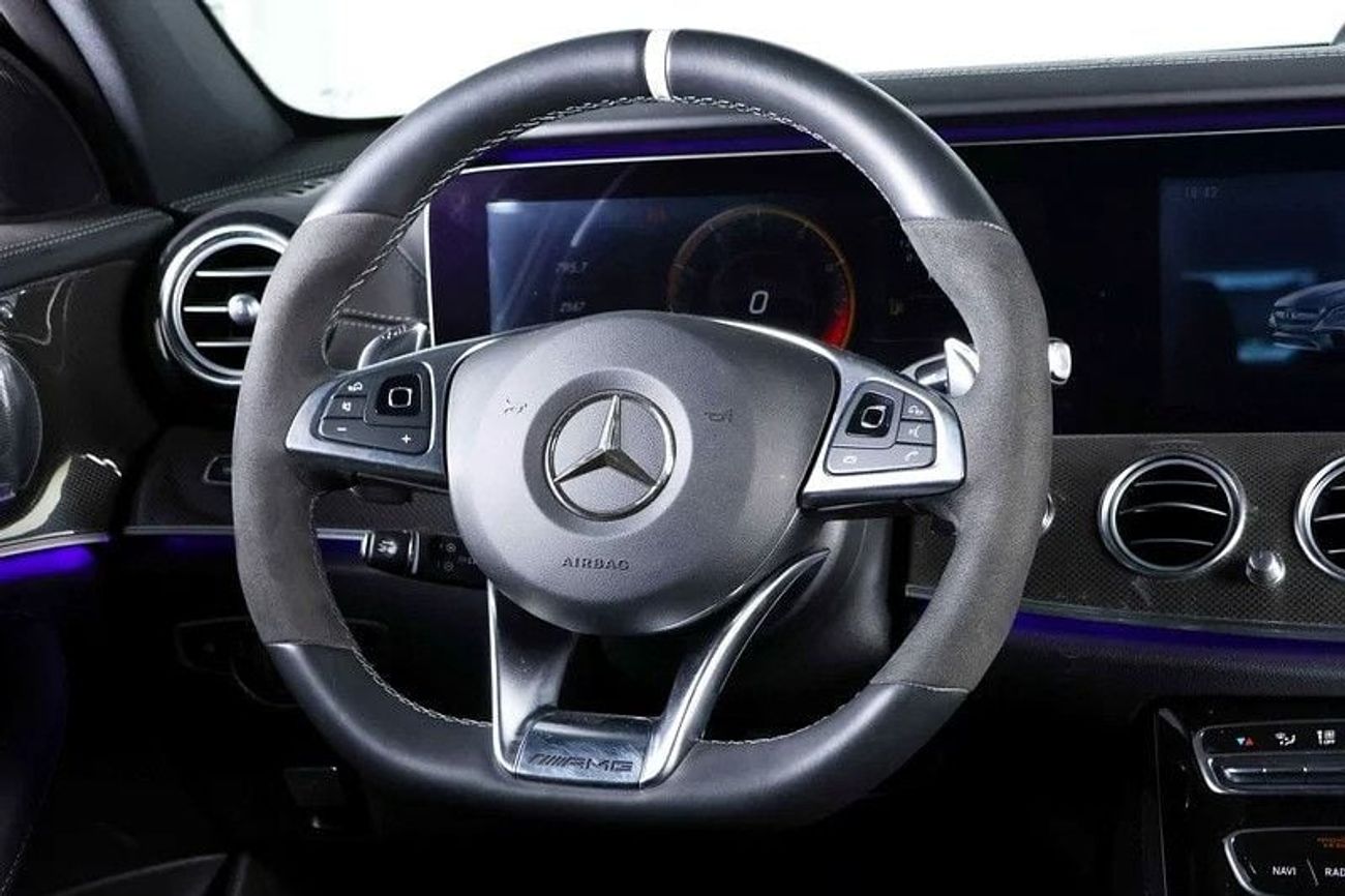 Mercedes-Benz E 63 S AMG Std 4.0L