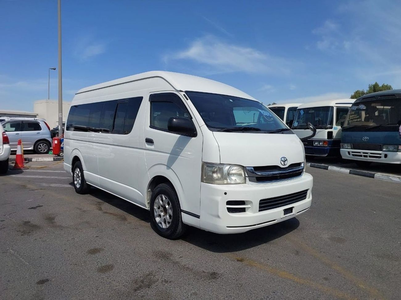 Toyota Hiace TOYOTA HIACE VAN RHD 2010 MODEL 3.0 L DIESEL AUTOMATIC(PM06521)