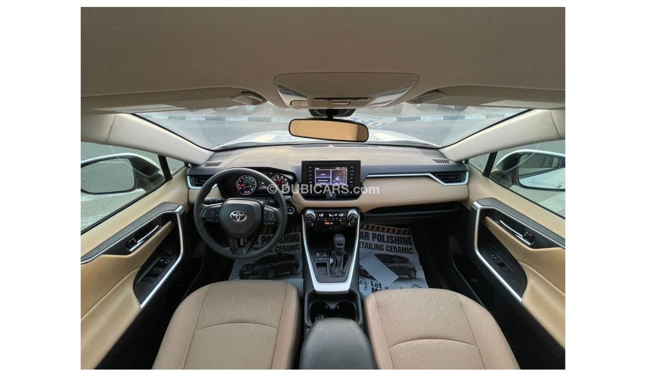 Toyota RAV4 2020 Toyota RAV4 XLE 2.5L V4 -