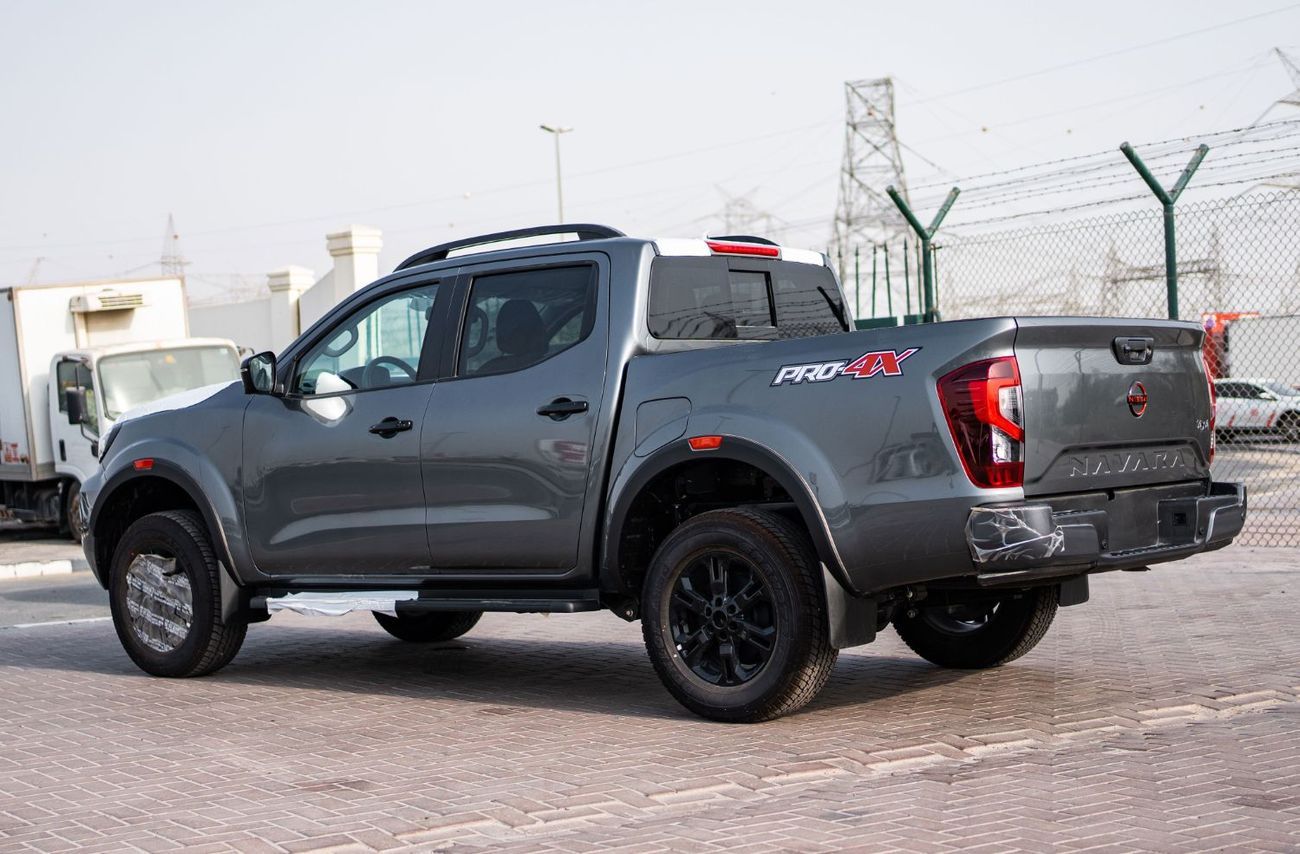 Nissan Navara 2025 Nissan Navara Pro-4X 2.5L AT Diesel (Drak Gray)