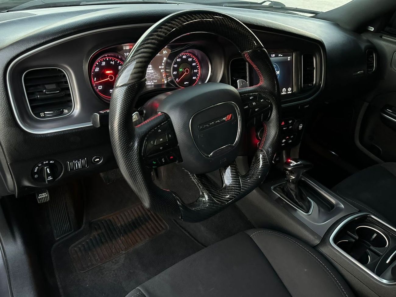 دودج تشارجر 5.7L R/T دودج تشارجر  R/T موديل: 2019 ممشى : 119,000 كم مطلوب: 58,000 درهم وارد امريكا   8 سلندر ، 5