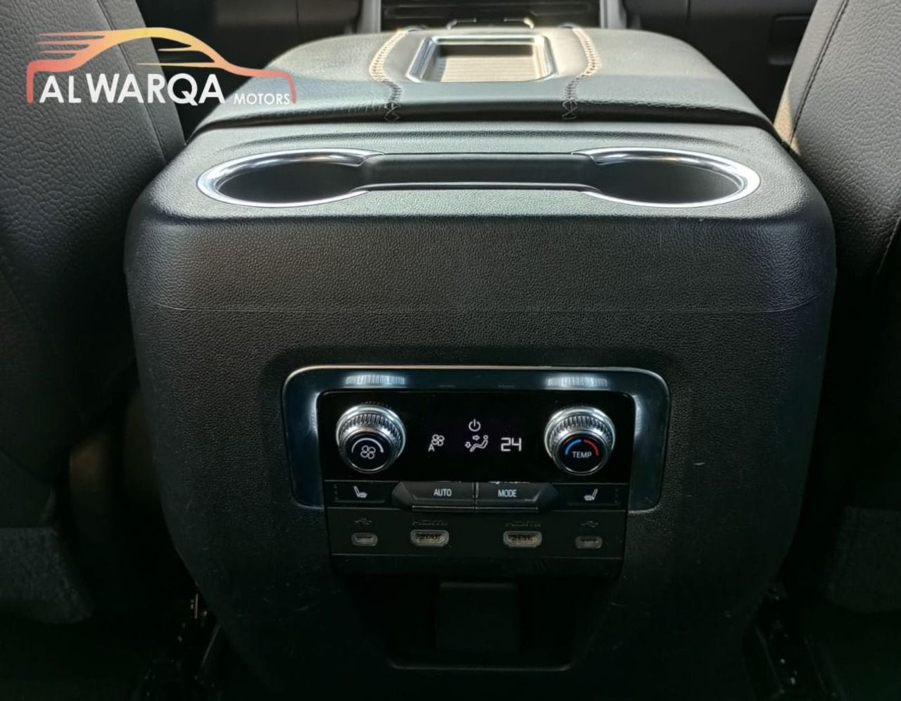 جي أم سي يوكون XL Denali 6.2L (7 Seater)