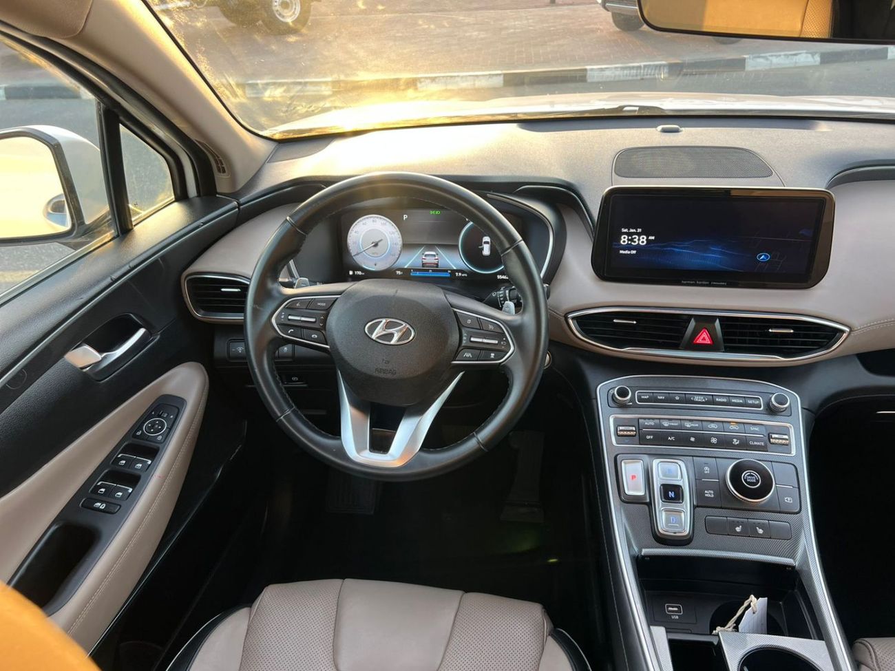 Hyundai Santa Fe 2022 Hyundai Santa Fe - SEL Full Option 2.5L V4 -Panoramic Sunroof - Leather Seat - Rear Camera