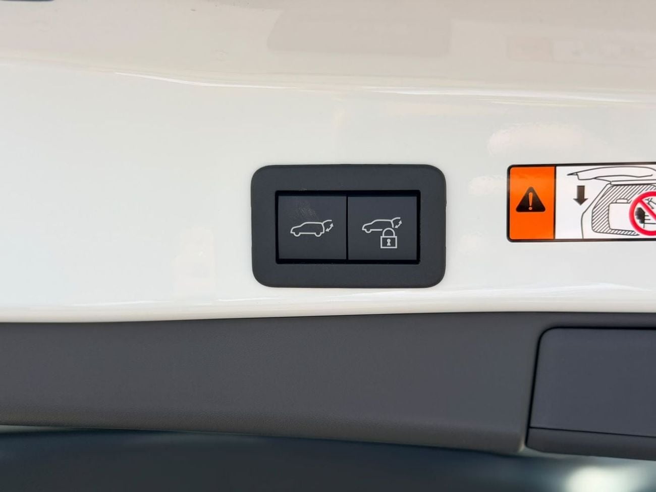 Toyota RAV4 VXR HEV 2.5L Hybrid Flagship AWD | Chinese Specifications | Brand New 0KM | Export Ready