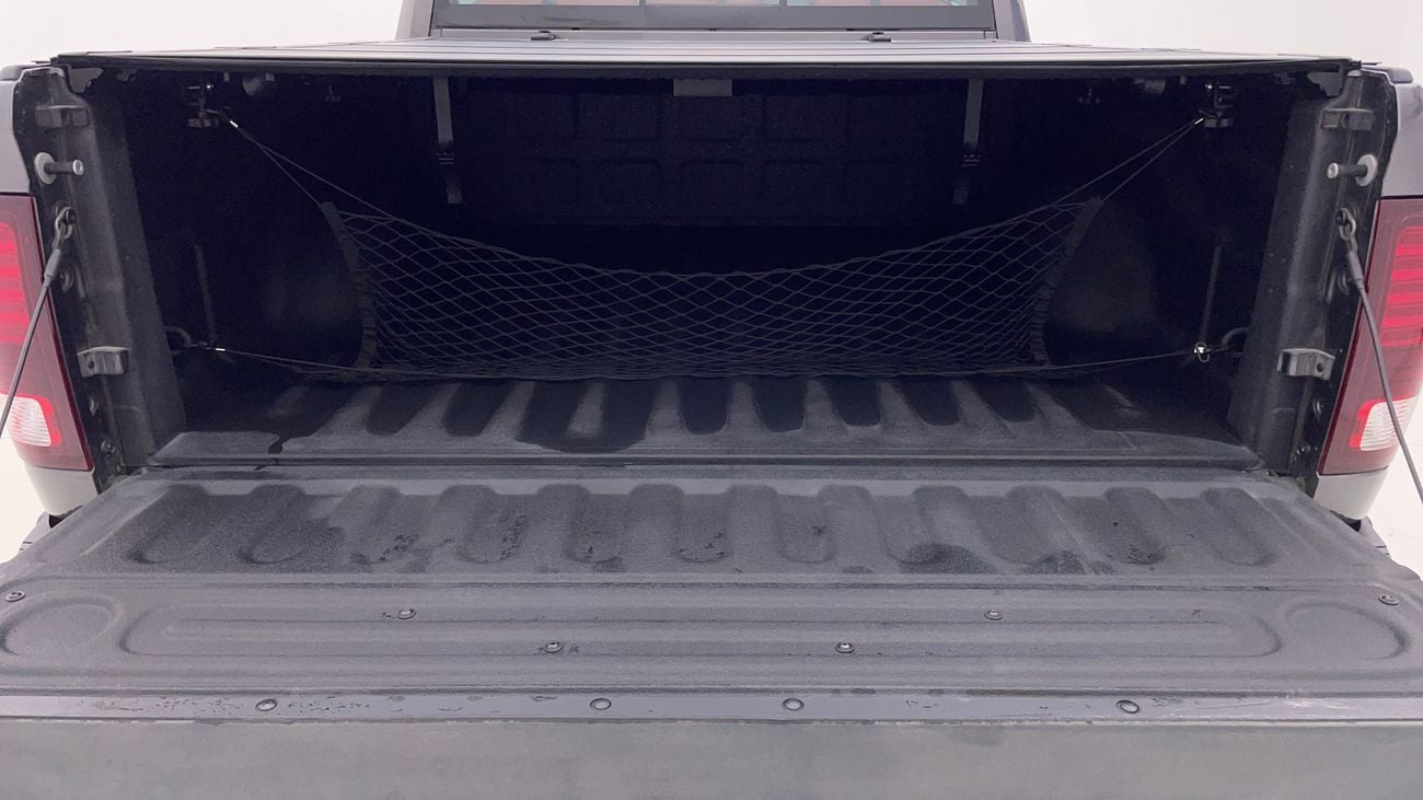 رام 1500 CLASSIC WARLOCK 5.7 | بدون دفعة مقدمة | اختبار القيادة في المنزل